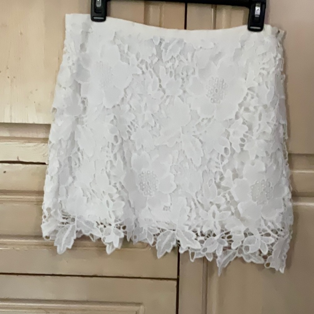 FOREVER 21 Lace Floral Skirt Size M White